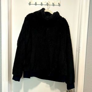 New plush black pullover, size XXL